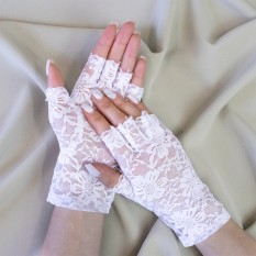 Рукавички мереживні з відкритими пальцями 20см (білі)