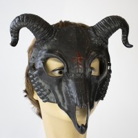 Маска Коза пластик (черная)